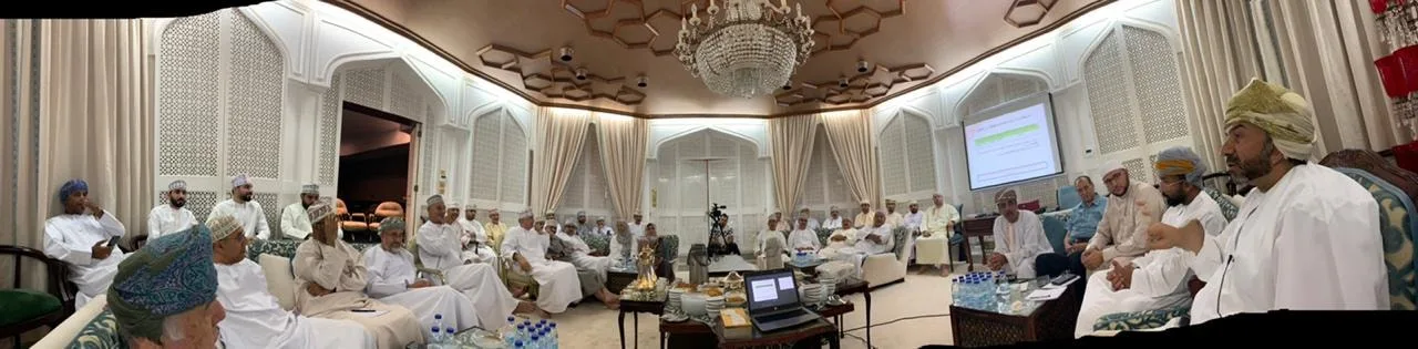 مجلس الخنجي يتناول قضايا “التعمين” والموارد البشرية