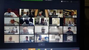 خالد انصاري يناقش بمجلس الخنجي التحديات التي يواجهها الاقتصاد العماني