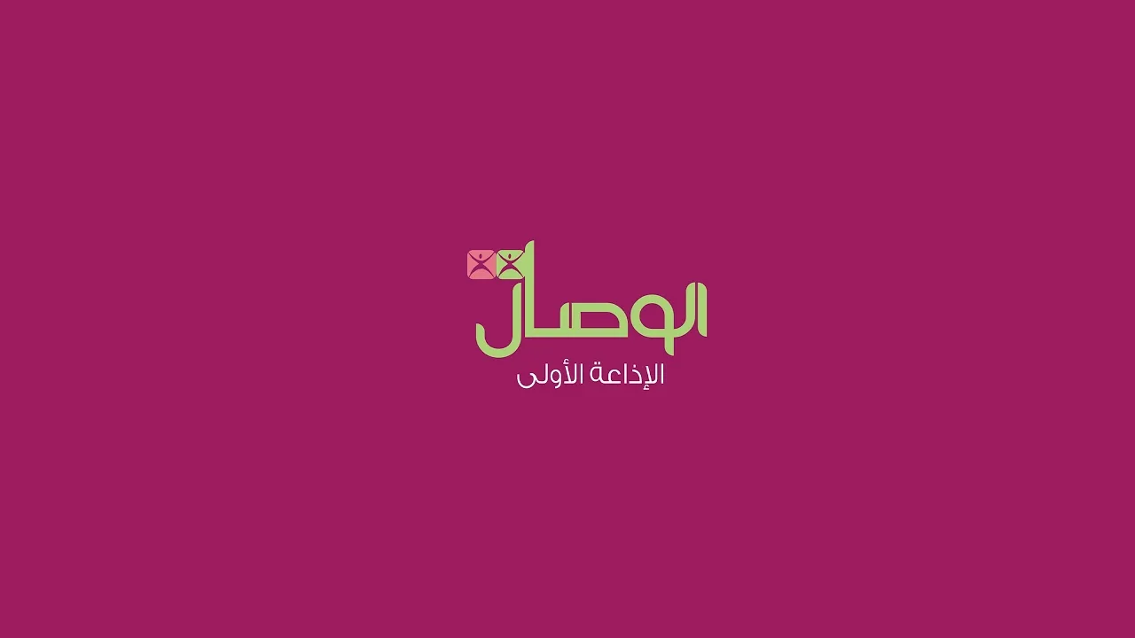 علي بن ثاني السليمي صاحب مبادرات إنسانية في مطرح مع إيناس ناصر