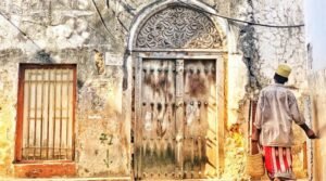 أبواب زنجبار .. تحكي الوجود العماني بالجزيرة