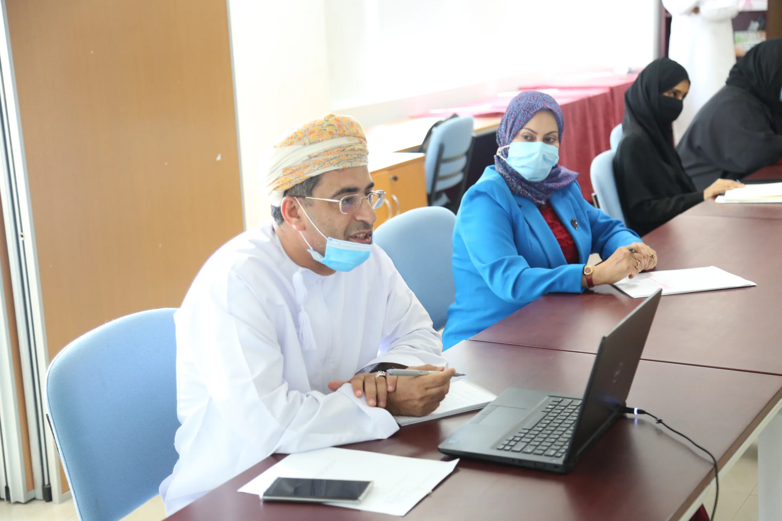 وكيل التربية والتعليم للتعليم يطلع على مستجدات سير عمل برنامج التعلم عن بعد