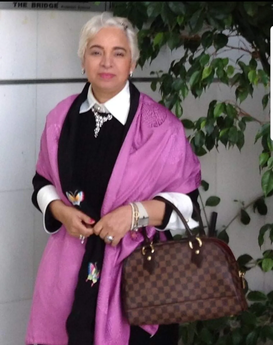 حوار مع الفنانة التشكيلية العُمانية نادرة محمود