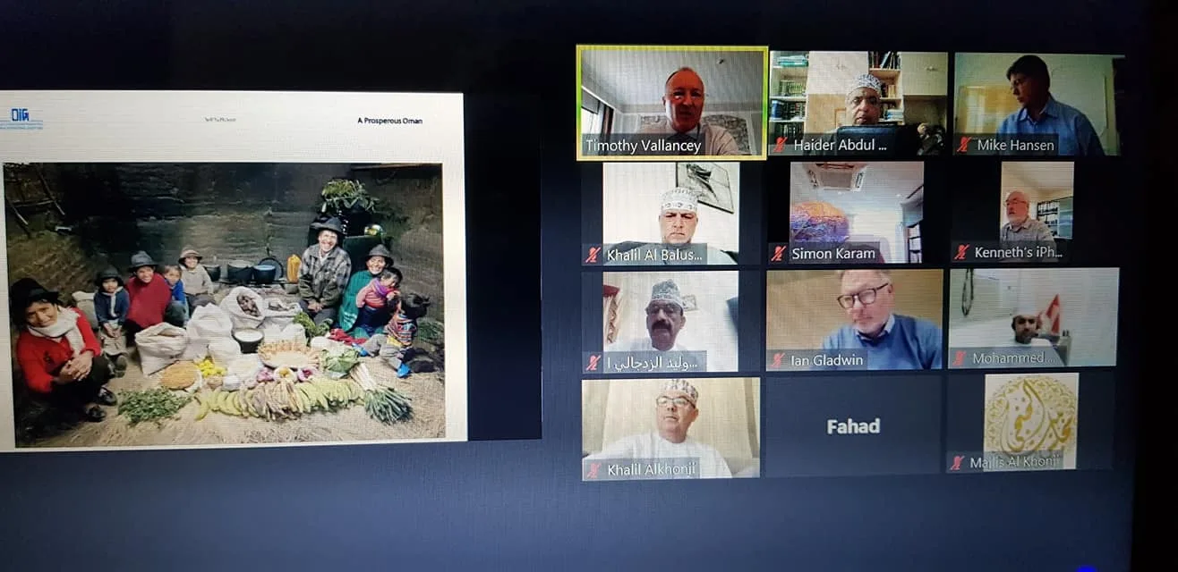 مجلس الخنجي المرئي يتناول موضوع الفرق بين الدول المزدهرة والفقيرة