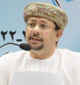 بين الإغلاق وتوفير اللقاح!