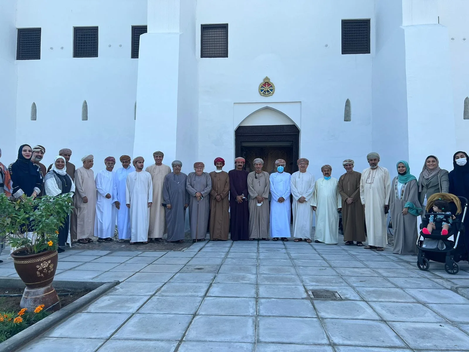 مجلس الخنجي ينظم زيارة ميدانية لعدد من أعضاءه إلى متحف قوات السلطان المسلحة