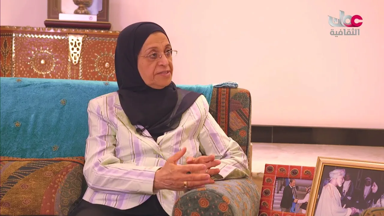 خديجة اللواتية أول سفيرة عمانية