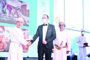 الإيرانية زالة برهمي تخطف ميدالية الفياب الذهبية بمسابقة اقرأ