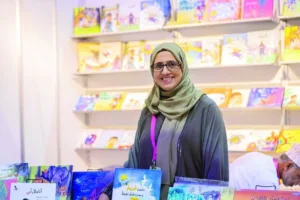 فاطمة اللواتية تستعرض تجربتها في مهرجان الشارقة القرائي للطفل 2023
