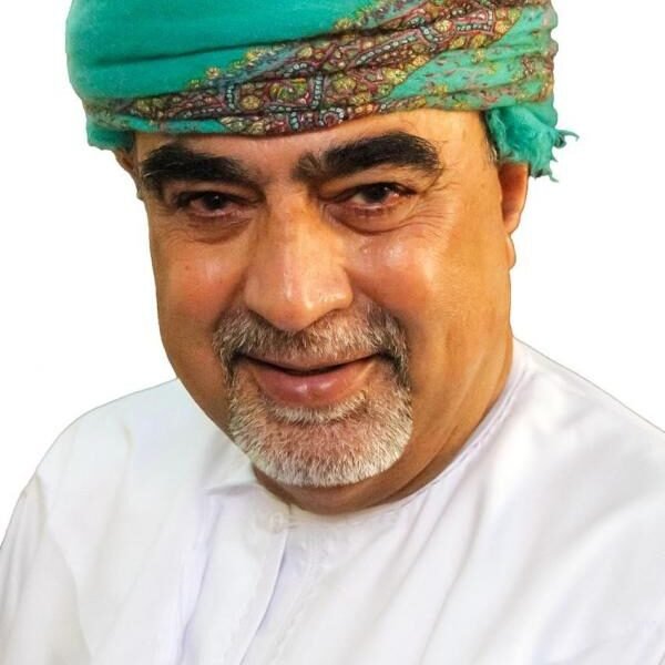 تبديد ذهب عُمان الأزرق
