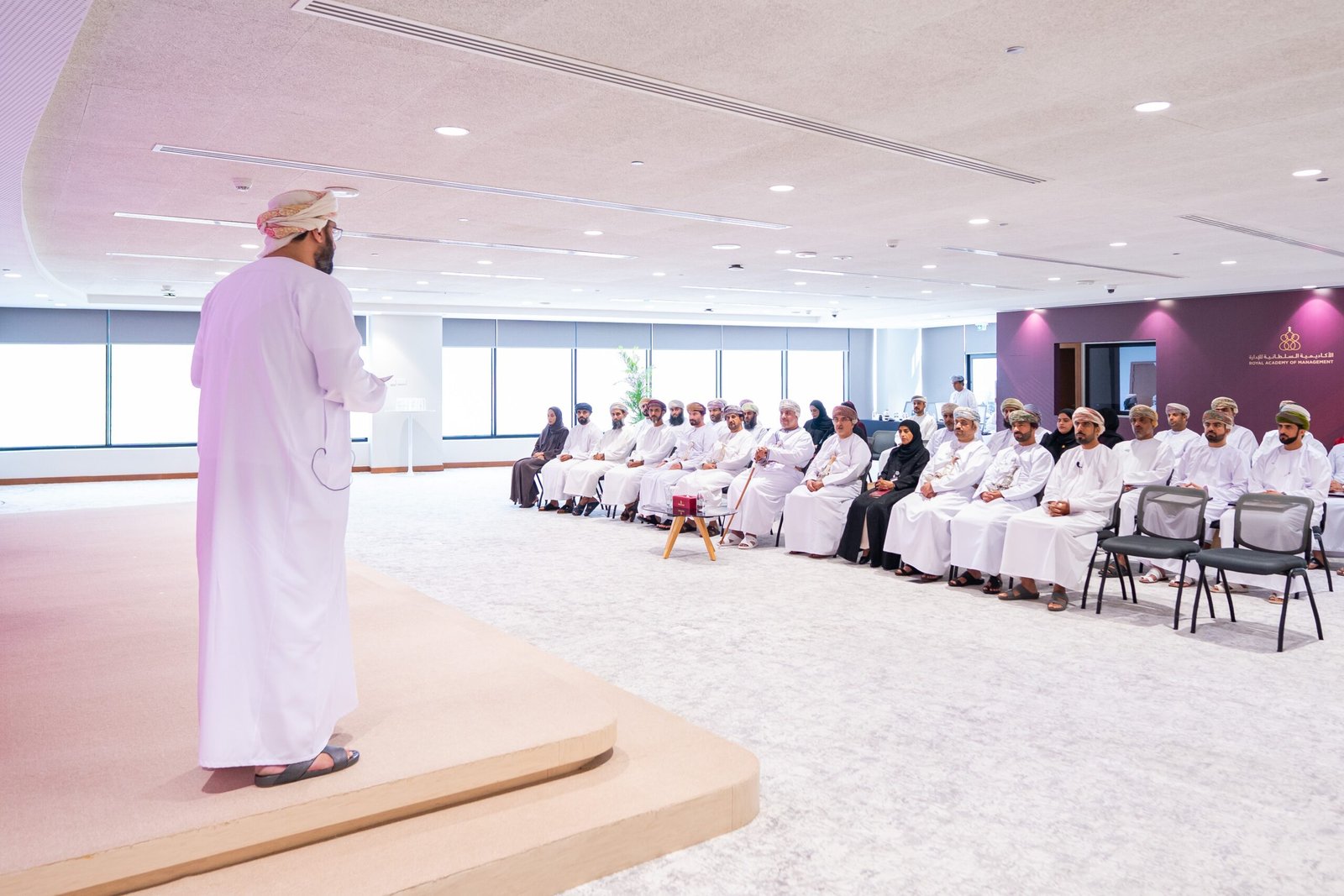 الارتقاء بقدرات 25 من قيادات الإدارات المحلية لتعزيز كفاءة الأداء الحكومي بالمحافظات